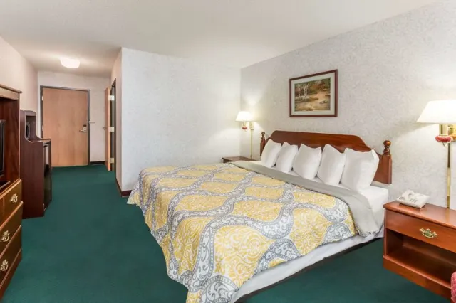 Days Inn by Wyndham Battlefield RdHwy 65 - photo 3