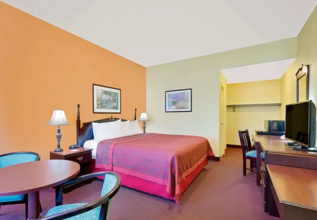 Days Inn by Wyndham Waynesboro - photo 4