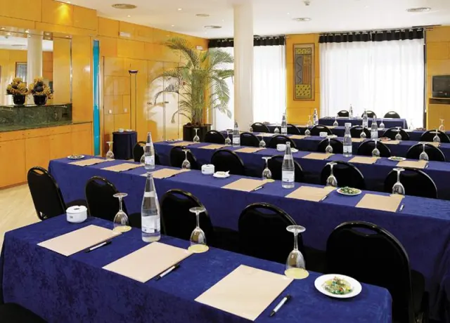 HG City Suites Barcelona - photo 3
