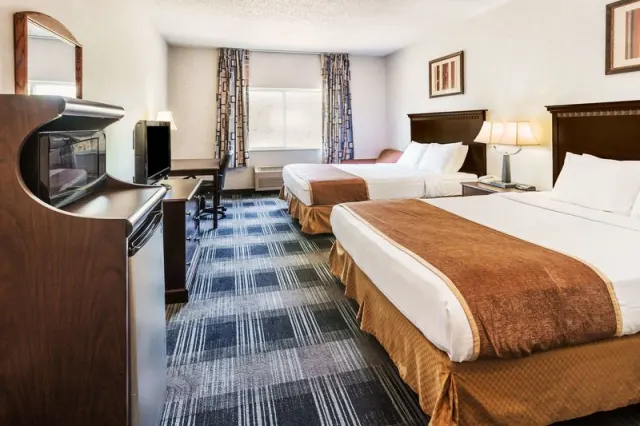 Days Inn  Suites by Wyndham Vancouver - photo 4