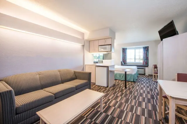 Microtel Inn  Suites by Wyndham Claremore - photo 4