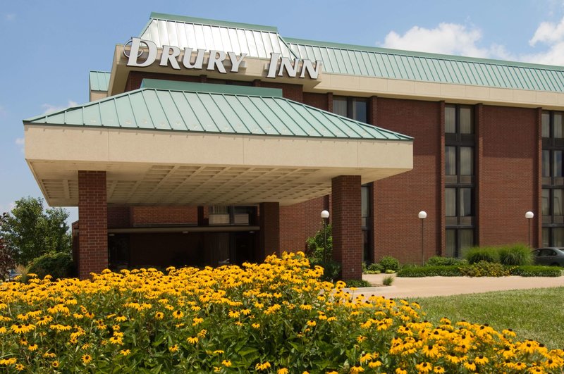 Heritage Inn  Suites St LouisFenton Trademark by Wyndham - photo 1