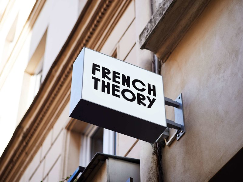 French Theory - photo 1