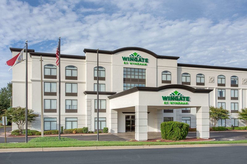 La Quinta Inn  Suites by Wyndham Mooresville - photo 1