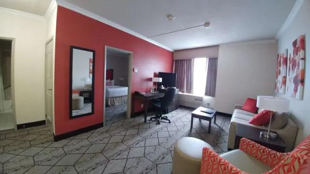 City Rose Hotel Suites - photo 4