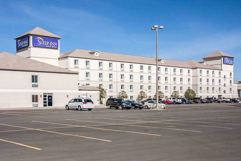 Sleep Inn & Suites - foto 1