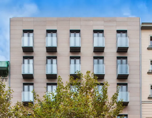 Catalonia Square Hotel - photo 4