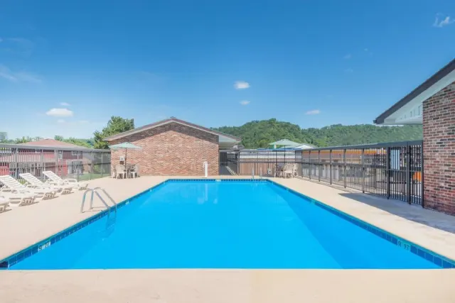 Days Inn by Wyndham Paintsville - photo 4