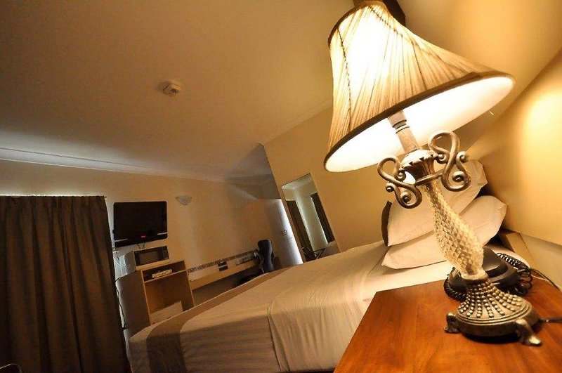 Emerald Maraboon Motor Inn - photo 1