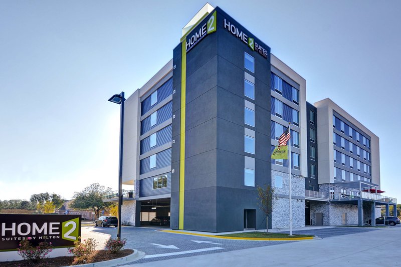 Home2 Suites by Hilton Savannah Midtown - photo 1
