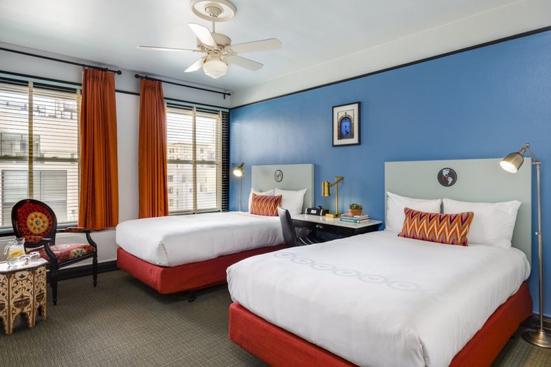 Hotel Carlton - foto 1