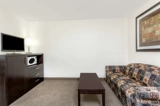 Super 8 by Wyndham Prince Albert - photo 4