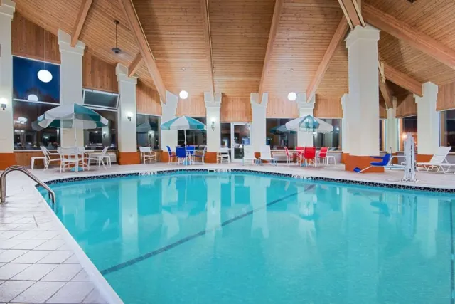 Baymont by Wyndham Pella - photo 2
