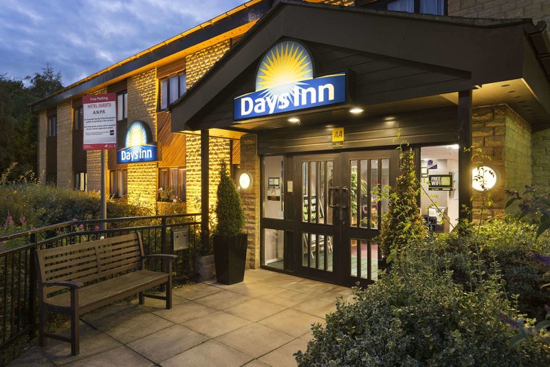 Days Inn by Wyndham Bradford M62 - photo 1