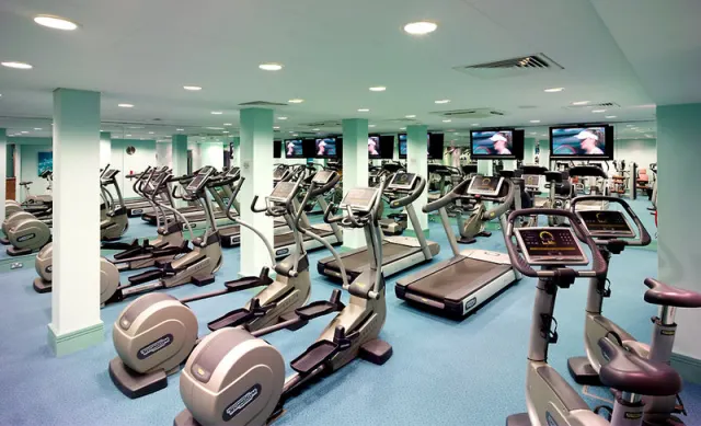 Crowne Plaza London Ealing - photo 3
