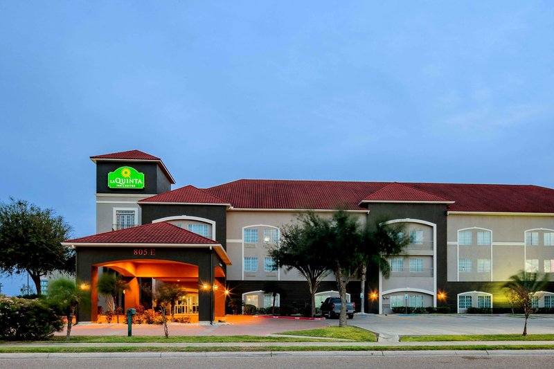 La Quinta Inn & Suites by Wyndham Mission at West McAllen - photo 1