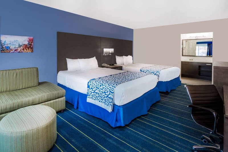Days Inn & Suites by Wyndham Anaheim At Disneyland Park - foto 1