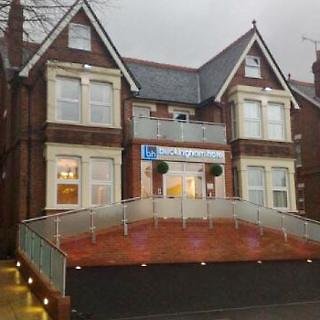 Buckingham Hotel & Apartments - photo 3