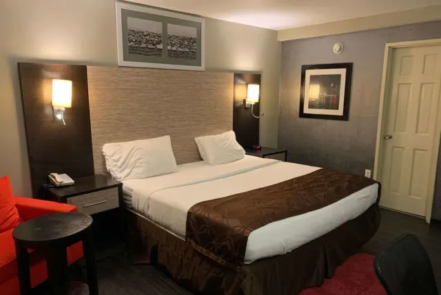 Ramada by Wyndham Rockville Centre - photo 3