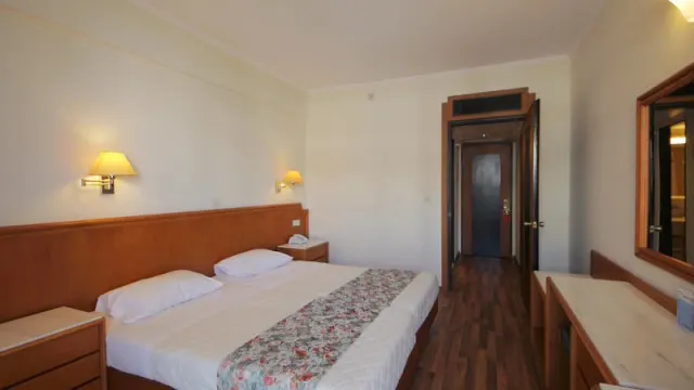 Apollo Beach Hotel - photo 4