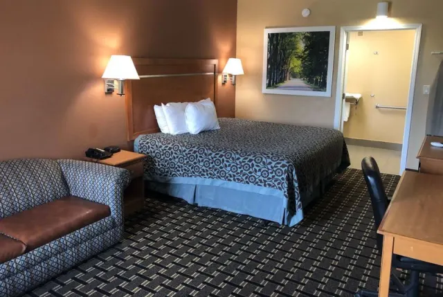 Days Inn by Wyndham Columbus, Columbus