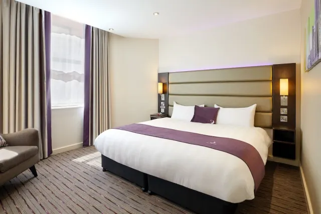 Premier Inn London New Southgate Hotel - photo 4