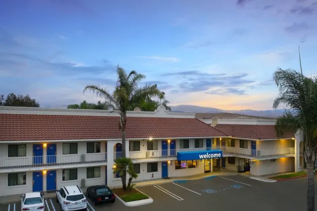 Motel 6 Santa Maria - photo 4