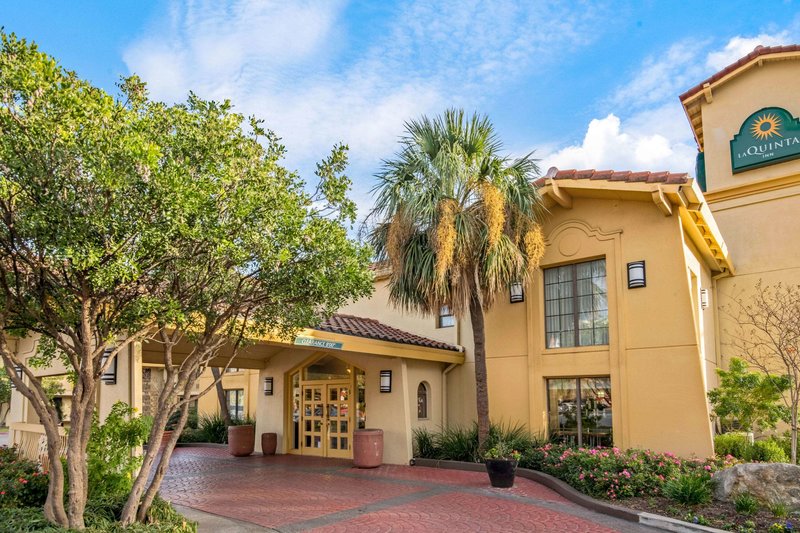 La Quinta Inn by Wyndham San Antonio Market Square - photo 1