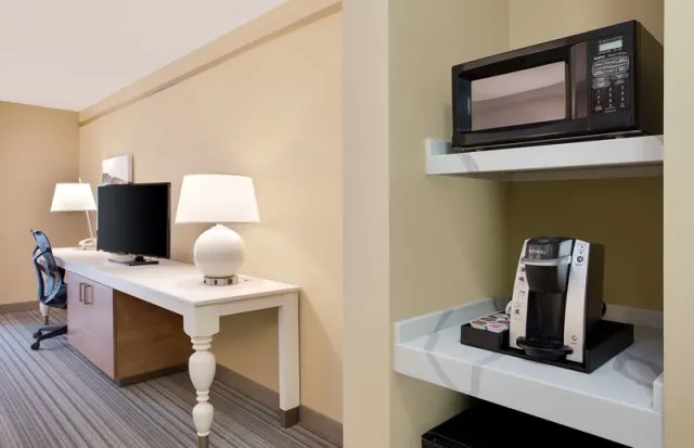 Holiday Inn Saratoga Springs - photo 2