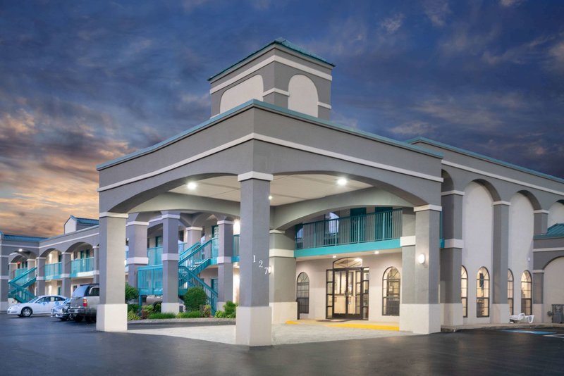 Super 8 by Wyndham Murfreesboro - photo 1