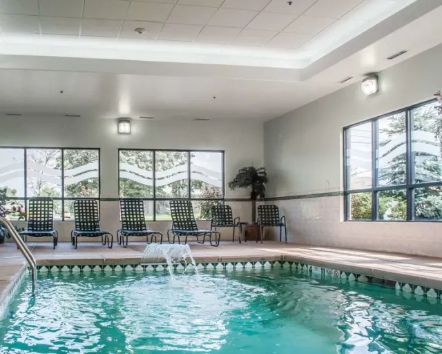 Quality Inn Near Walden Galleria Mall - photo 3