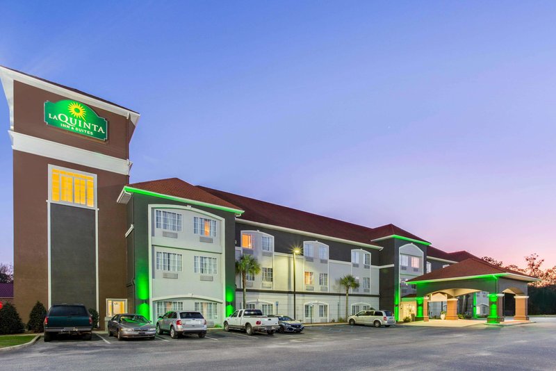 La Quinta Inn  Suites by Wyndham Mobile Satsuma  Saraland - photo 1