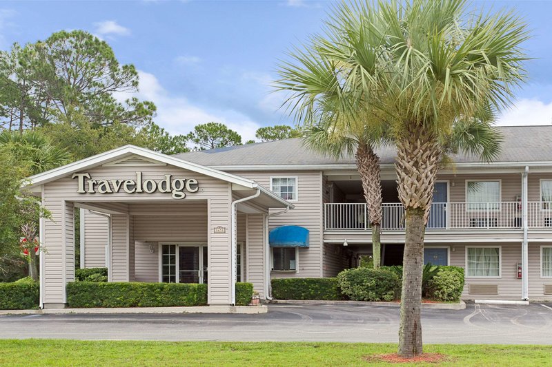 Travelodge Suites by Wyndham MacClenny - photo 1