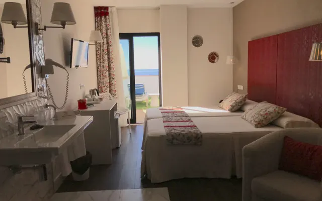 Perla Marina Hotel & Apartamentos - photo 3