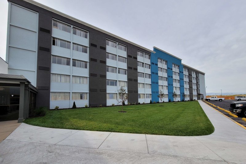 Wingate By Wyndham Wichita Airport - photo 1