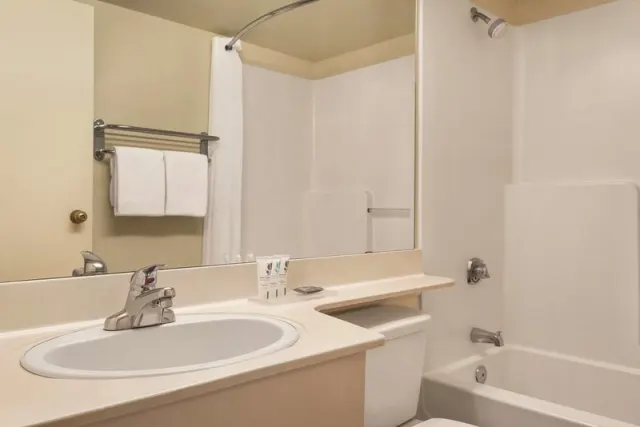 Country Inn & Suites by Radisson, Saskatoon, SK - photo 2
