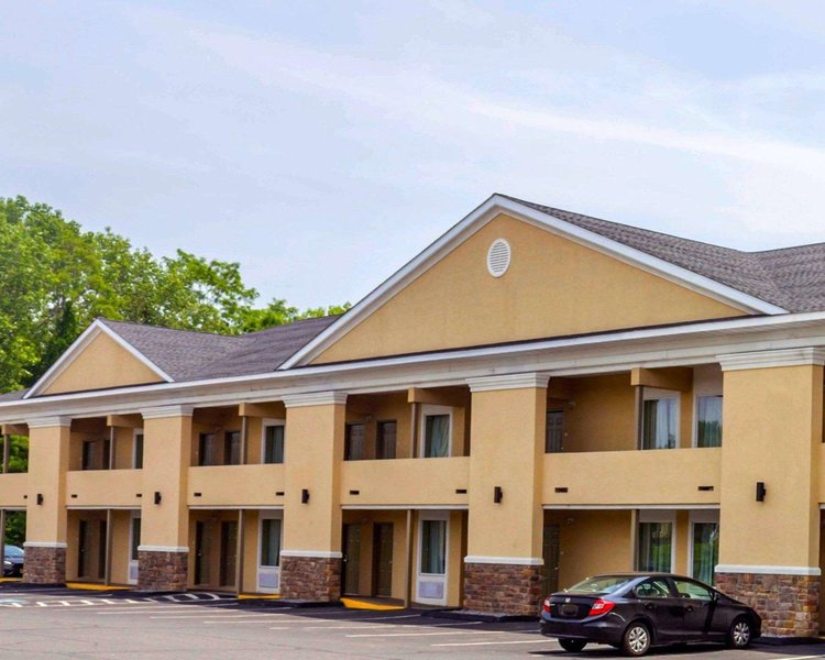 Quality Inn - φωτογραφία 1