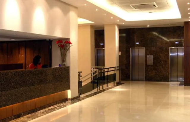 Central Park Hotel - photo 4