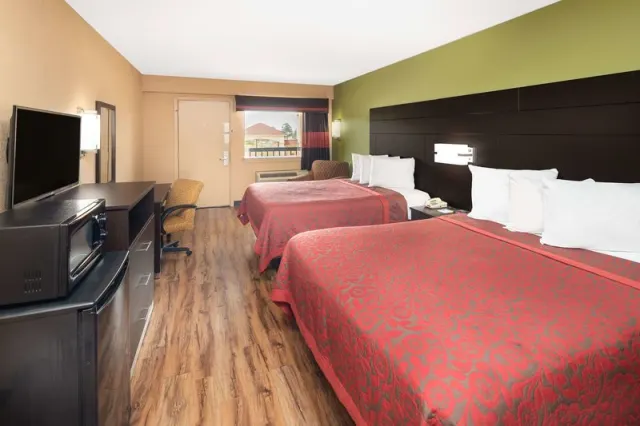 Days Inn by Wyndham Tupelo - photo 2