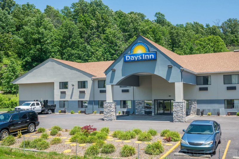 Days Inn by Wyndham Ashland - photo 1