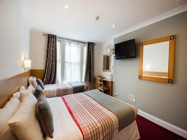London Guest House - photo 4