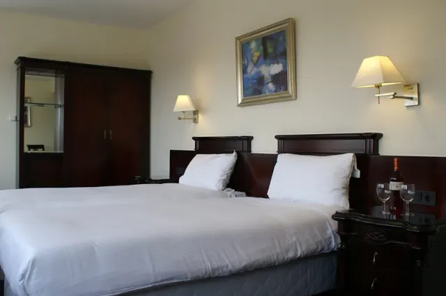 XO Hotels Blue Tower - photo 4