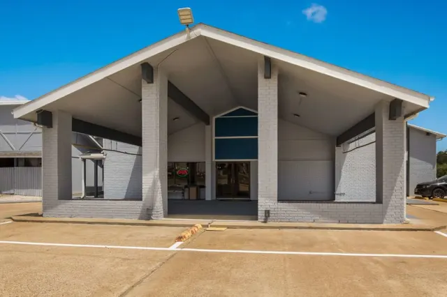 Quality Inn Madisonville - photo 3