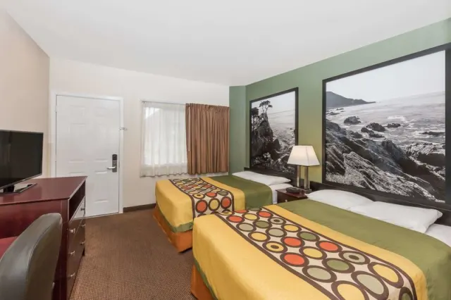 Super 8 by Wyndham Monterey - photo 3