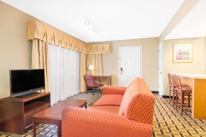 Hawthorn Extended Stay by Wyndham Wichita - photo 1