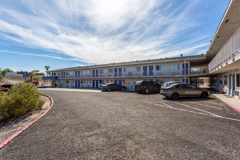 Motel 6 Needles, CA - photo 1