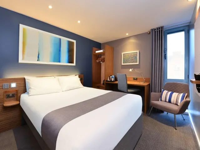 Travelodge London Central City Road - photo 4