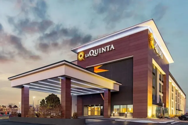 La Quinta Inn  Suites by Wyndham Denver Aurora Medical - photo 3
