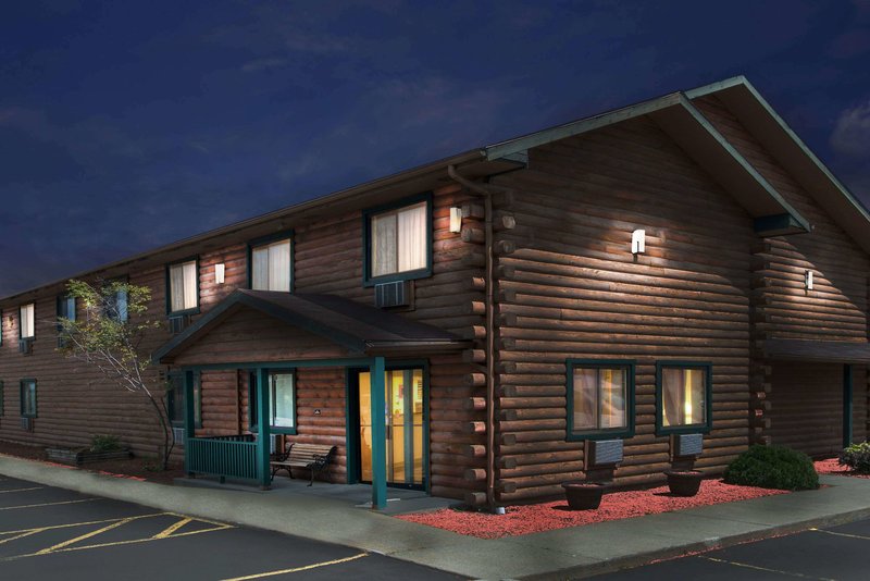 Super 8 by Wyndham Ticonderoga - photo 1