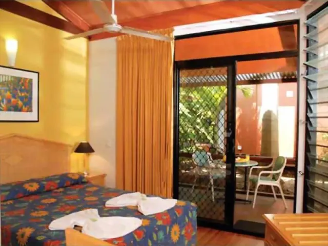 Palms City Resort - photo 4